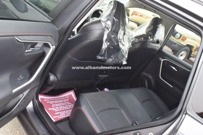 Used Toyota RAV4 V (XA50), 2.5 l, 2021 in Dubai by Alhamd Motors, Grey color. Other | AUTO.AE