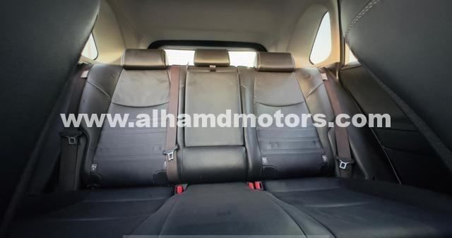 Used Toyota RAV4 IV (XA40) Facelift, 2.5 l, 2018 in Dubai by Alhamd Motors, White color. Other | AUTO.AE