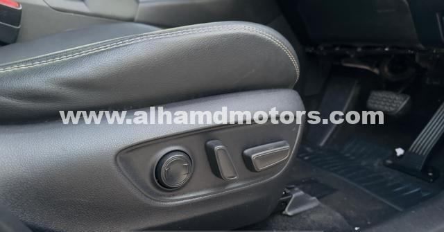 Used Toyota RAV4 IV (XA40) Facelift, 2.5 l, 2018 in Dubai by Alhamd Motors, White color. Other | AUTO.AE