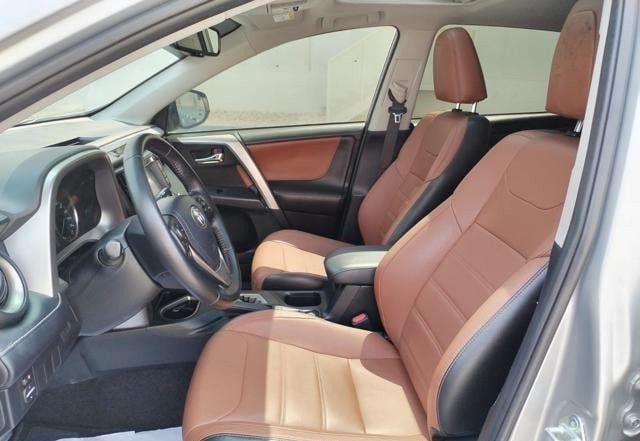 Used Toyota RAV4 IV (XA40) Facelift, 2.5 l, 2018 in Dubai by Alhamd Motors, Silver color. GCC Specs | AUTO.AE
