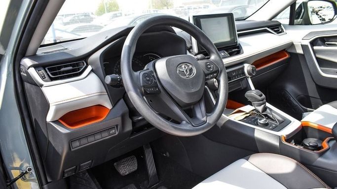 Новый Toyota RAV4 V (XA50), 2.5 л, 2023 в Дубае от Najem Motors Зеленый цвет. GCC | AUTO.AE