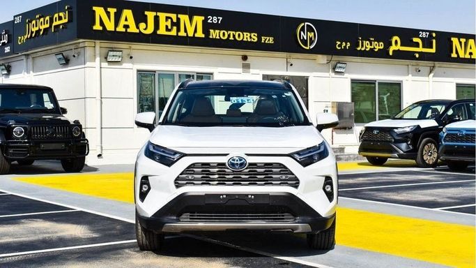 Новый Toyota RAV4 V (XA50), 2.5 л, 2023 в Дубае от Najem Motors Белый цвет. GCC | AUTO.AE