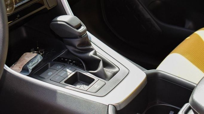 Новый Toyota RAV4 V (XA50), 2.5 л, 2023 в Дубае от Najem Motors Зеленый цвет. GCC | AUTO.AE