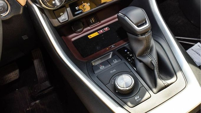 Новый Toyota RAV4 V (XA50), 2.5 л, 2023 в Дубае от Najem Motors Черный цвет. GCC | AUTO.AE