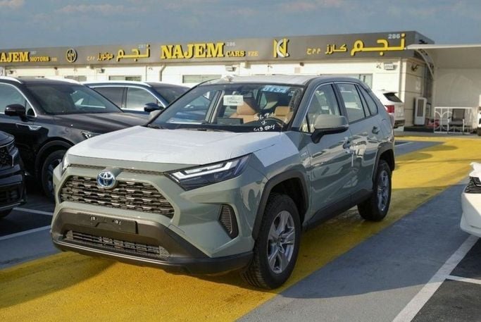 Новый Toyota RAV4 V (XA50), 2.5 л, 2023 в Дубае от Najem Motors Зеленый цвет. GCC | AUTO.AE