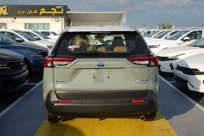 Новый Toyota RAV4 V (XA50), 2.5 л, 2023 в Дубае от Najem Motors Зеленый цвет. GCC | AUTO.AE