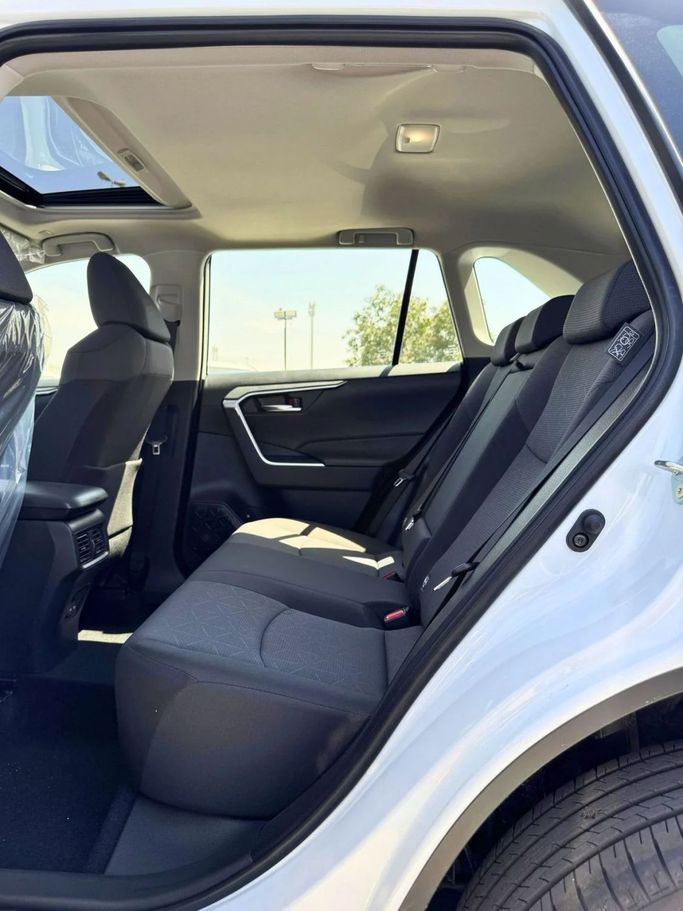 Новый Toyota RAV4 V (XA50), 2.5 л, 2025 в Дубае от SK Motors Белый цвет. GCC | AUTO.AE