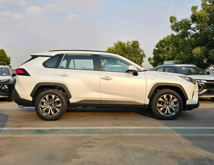 New Toyota RAV4 V (XA50), 2.5 l, 2025 in Dubai by SK Motors, White color. Other | AUTO.AE