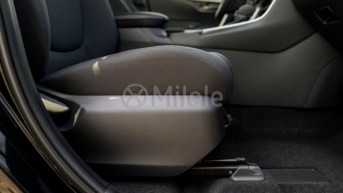 New Toyota RAV4 VI (XA60), 2.5 l, 2025 in Dubai by Milele, Black color. Other | AUTO.AE