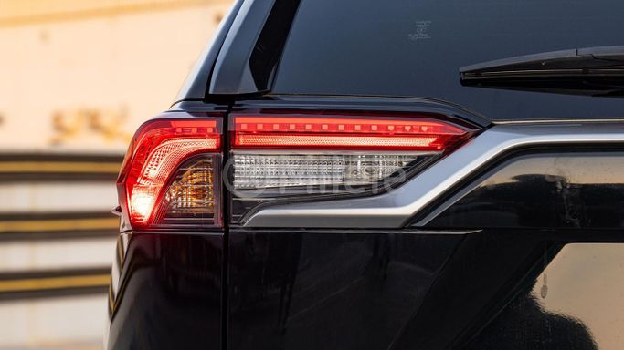 Новый Toyota RAV4 V (XA50), 2.0 л, 2023 в Дубае от Milele Черный цвет. Other | AUTO.AE