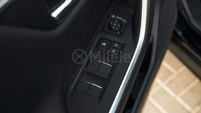 Новый Toyota RAV4 V (XA50), 2.0 л, 2023 в Дубае от Milele Черный цвет. Other | AUTO.AE