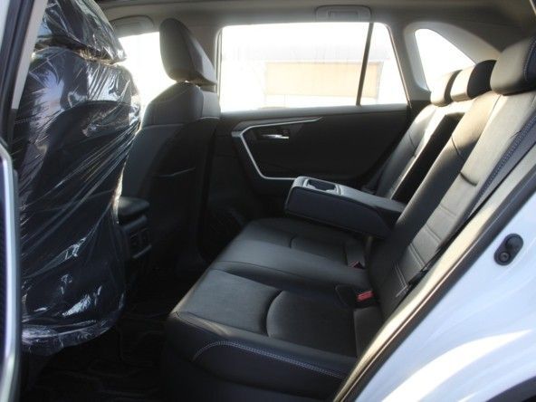 Новый Toyota RAV4 V (XA50), 2.5 л, 2023 в Дубае от Titanum Cars Белый цвет. Other | AUTO.AE