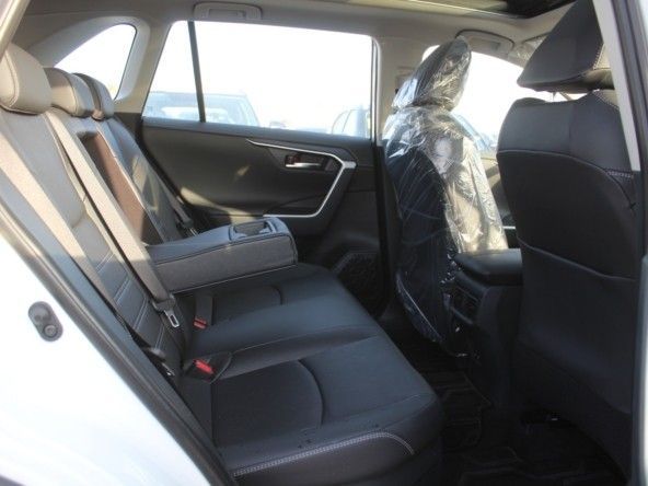 Новый Toyota RAV4 V (XA50), 2.5 л, 2023 в Дубае от Titanum Cars Белый цвет. Other | AUTO.AE