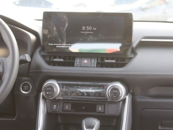 Новый Toyota RAV4 V (XA50), 2.5 л, 2023 в Дубае от Titanum Cars Белый цвет. Other | AUTO.AE