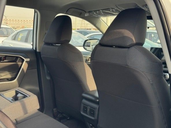 Новый Toyota RAV4 V (XA50), 2.0 л, 2025 в Дубае от Titanum Cars Белый цвет. Other | AUTO.AE