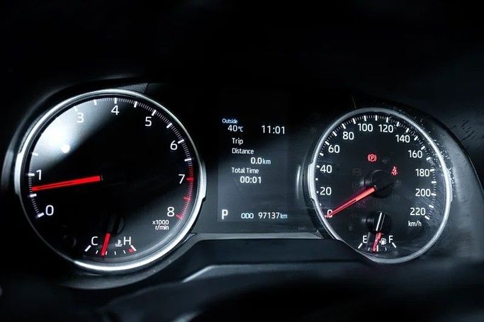 Подержанный Toyota RAV4 V (XA50), 2.5 л, 2022 в Дубае от AG Motors Белый цвет. GCC | AUTO.AE