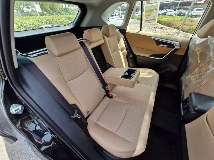 Новый Toyota RAV4 V (XA50), 2.5 л, 2025 в Дубае от Allied Motors Черный цвет. GCC | AUTO.AE