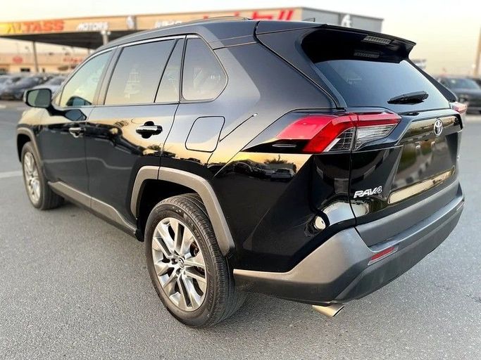 Подержанный Toyota RAV4 V (XA50), 2.5 л, 2019 в Дубае от Shalimar Черный цвет. Американская | AUTO.AE