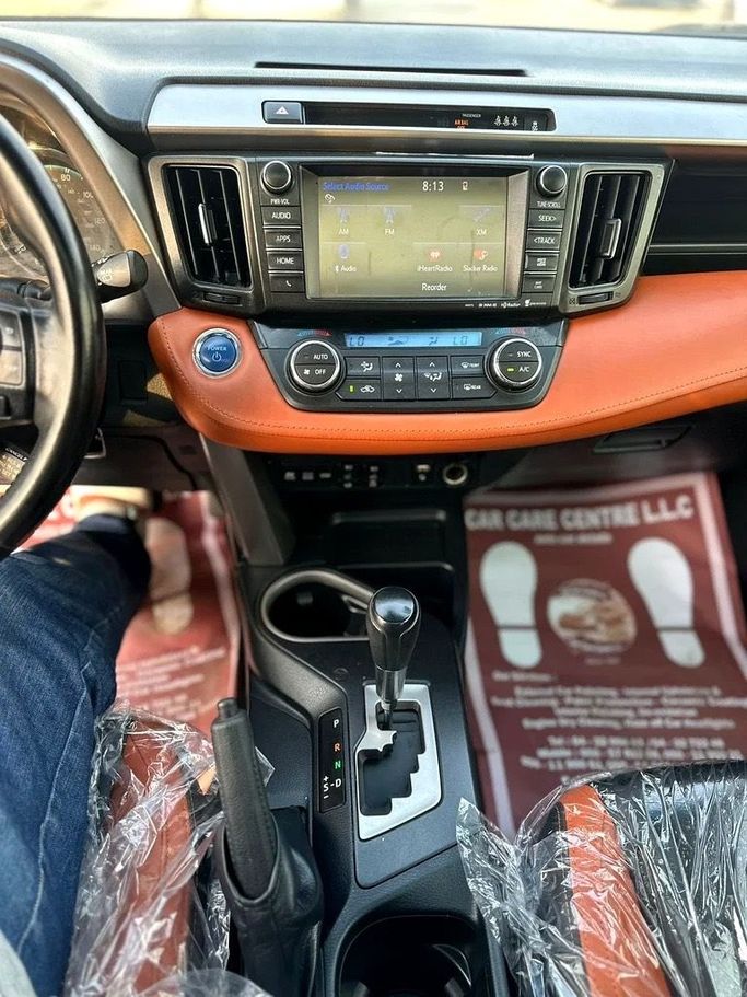 Подержанный Toyota RAV4 IV (XA40) Рестайлинг, 2.5 л, 2018 в Дубае от Lucky Star Motors Синий цвет. Американская | AUTO.AE