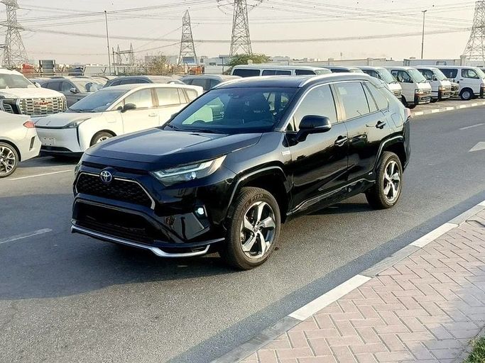Подержанный Toyota RAV4 V (XA50), 2.5 л, 2023 в Дубае от Lucky Star Motors Черный цвет. Американская | AUTO.AE
