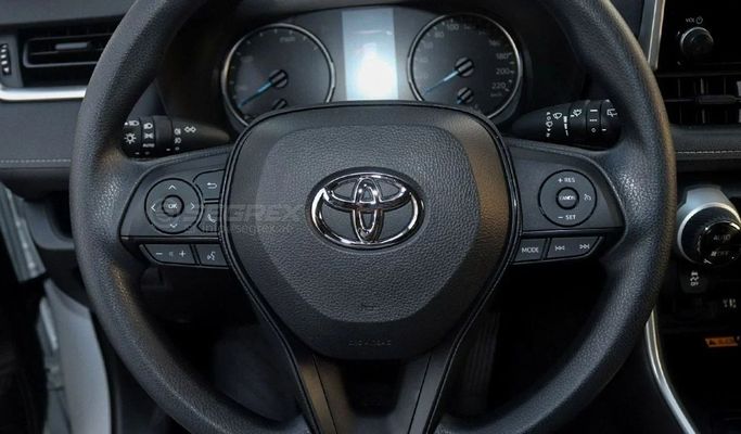 Новый Toyota RAV4 V (XA50), 2.5 л, 2025 в Дубае от Segrex Auto Белый цвет. GCC | AUTO.AE