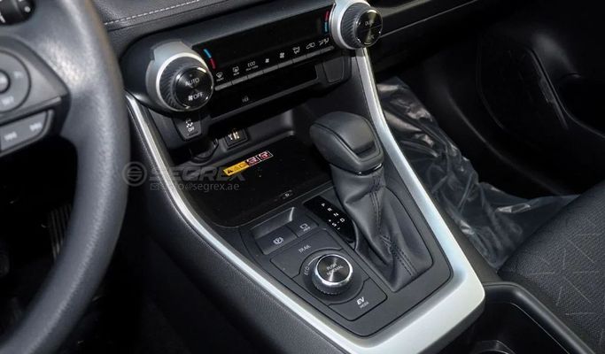 Новый Toyota RAV4 V (XA50), 2.5 л, 2025 в Дубае от Segrex Auto Белый цвет. GCC | AUTO.AE