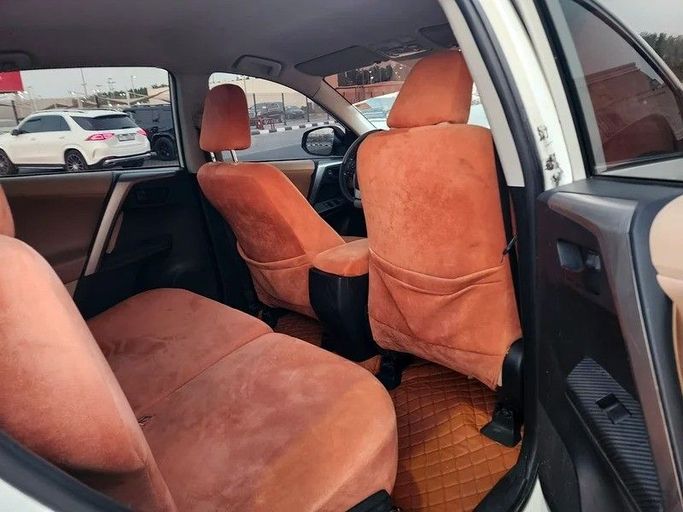 Подержанный Toyota RAV4 IV (XA40), 2.5 л, 2013 в Дубае от Abdo Al Muthanna Used Cars Белый цвет. GCC | AUTO.AE