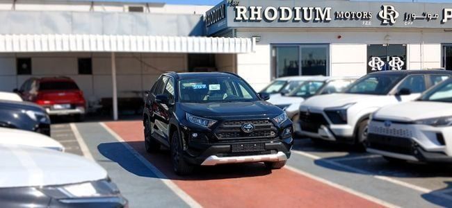 Новый Toyota RAV4 V (XA50), 2.5 л, 2025 в Дубае от Rhodium Motors FZE Черный цвет. GCC | AUTO.AE