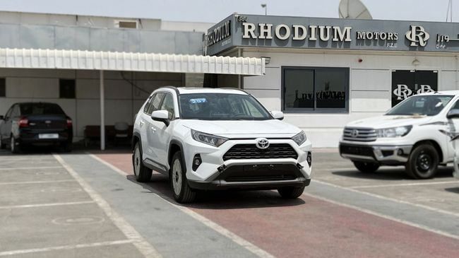 Новый Toyota RAV4 V (XA50), 2.5 л, 2025 в Дубае от Rhodium Motors FZE Белый цвет. GCC | AUTO.AE