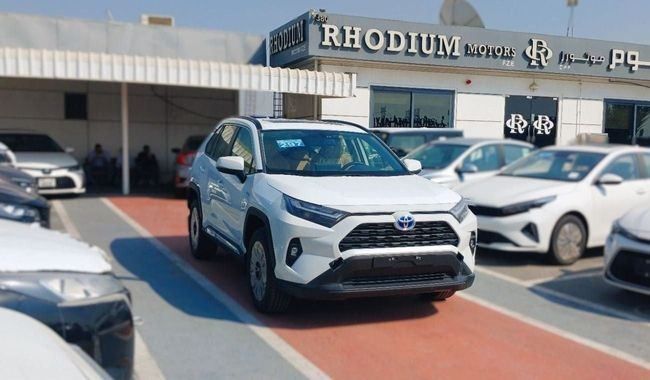 Новый Toyota RAV4 V (XA50), 2.5 л, 2025 в Дубае от Rhodium Motors FZE Белый цвет. GCC | AUTO.AE
