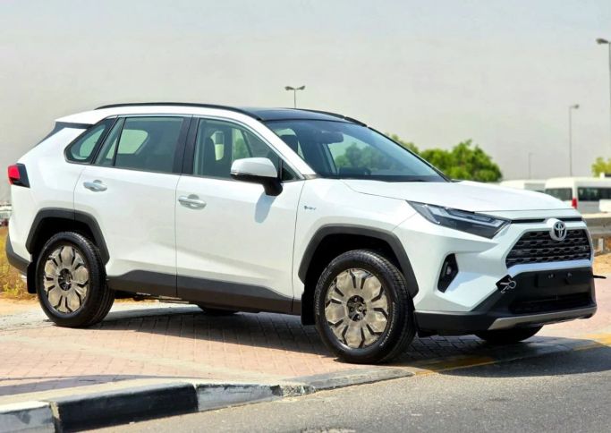 Новый Toyota RAV4 V (XA50), 2.5 л, 2025 в Дубае от Gulzar Motors FZE Белый цвет. GCC | AUTO.AE
