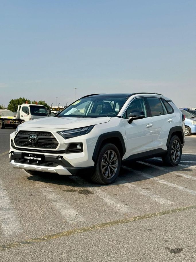 Новый Toyota RAV4 V (XA50), 2.0 л, 2025 в Дубае от Signature Motors FZE Белый цвет. Китайская | AUTO.AE