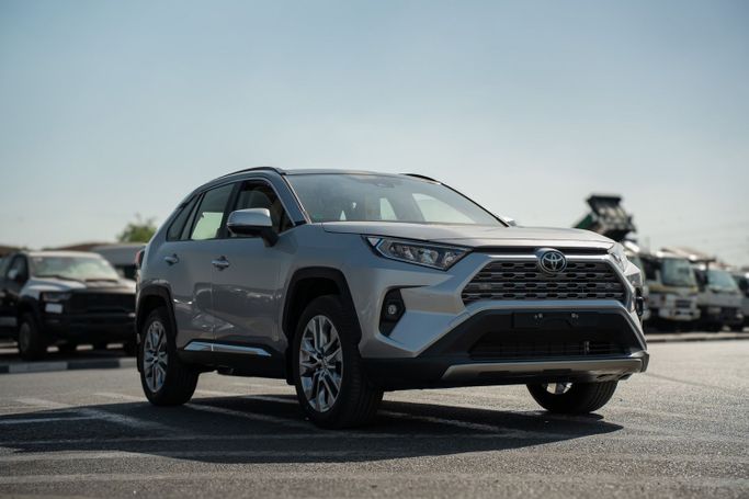 جديدة Toyota RAV4 V (XA50), 2.5 l, 2025 في في دبي من Alkady Cars، اللون فضي. مواصفات الخليج | AUTO.AE