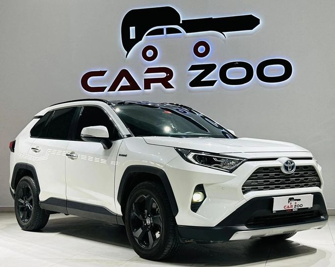 Used Toyota RAV4 V (XA50), 2.5 l, 2023 in Dubai by Carzoo Used Cars Trading, White color. GCC Specs | AUTO.AE