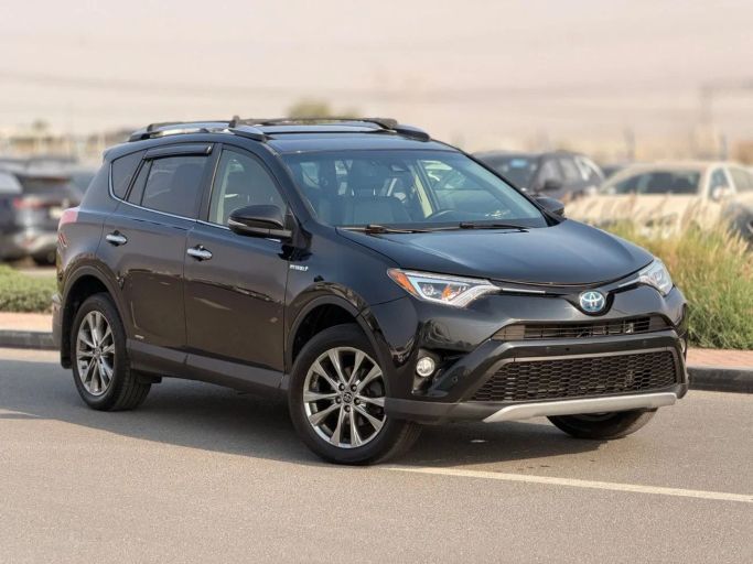 مستعملة Toyota RAV4 عملية فيس ليفت IV (XA40), 2.5 l, 2016 في في دبي من GHAZNI MOTORS، اللون أسود. المواصفات الأمريكية | AUTO.AE