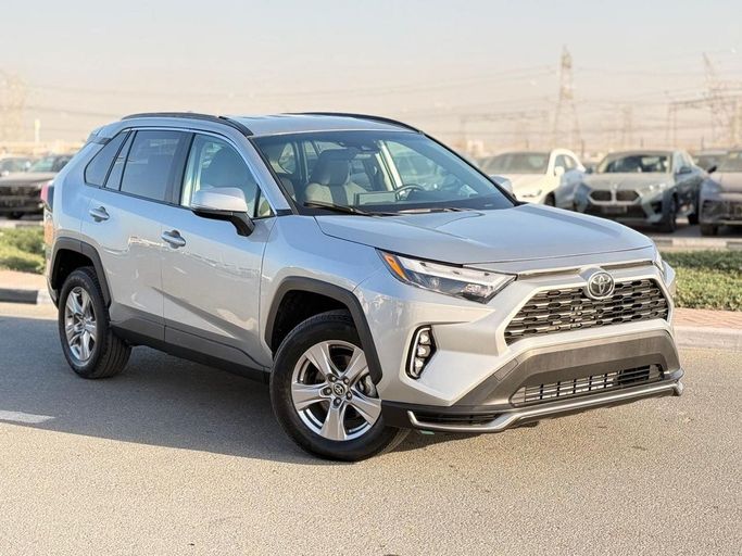 Used Toyota RAV4 V (XA50), 2.5 l, 2025 in Dubai by GHAZNI MOTORS, Silver color. American Specs | AUTO.AE