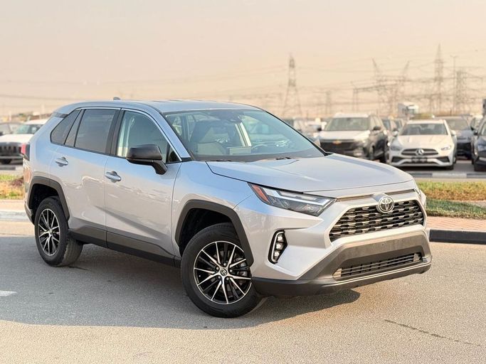 Used Toyota RAV4 V (XA50), 2.5 l, 2024 in Dubai by GHAZNI MOTORS, Silver color. American Specs | AUTO.AE