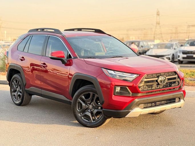مستعملة Toyota RAV4 V (XA50), 2.5 l, 2023 في في دبي من GHAZNI MOTORS، اللون أحمر. المواصفات الأمريكية | AUTO.AE