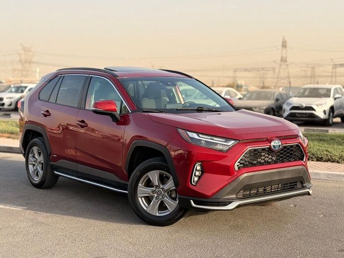 Подержанный Toyota RAV4 V (XA50), 2.5 л, 2022 в Дубае от GHAZNI MOTORS Красный цвет. Американская | AUTO.AE
