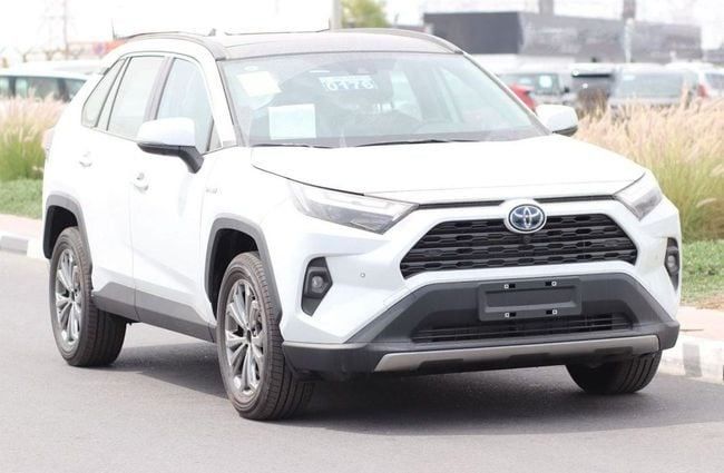 جديدة Toyota RAV4 V (XA50), 2.5 l, 2025 في في دبي من AL SHERAA AL MALAKI، اللون أبيض. المواصفات الصينية | AUTO.AE