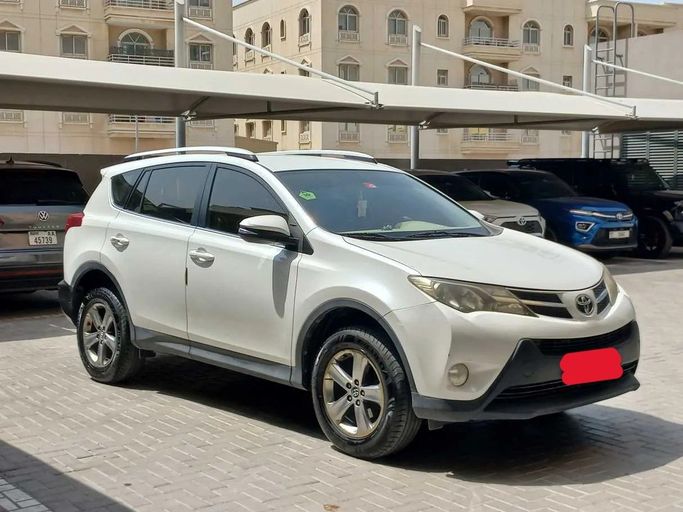 Used Toyota RAV4 IV (XA40), 2.5 l, 2015 in Dubai, White color. GCC Specs | AUTO.AE | Listing #250040