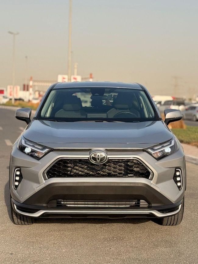 مستعملة Toyota RAV4 V (XA50), 2.5 l, 2024 في في دبي من GHAZNI MOTORS، اللون فضي. المواصفات الأمريكية | AUTO.AE | إعلان #259190