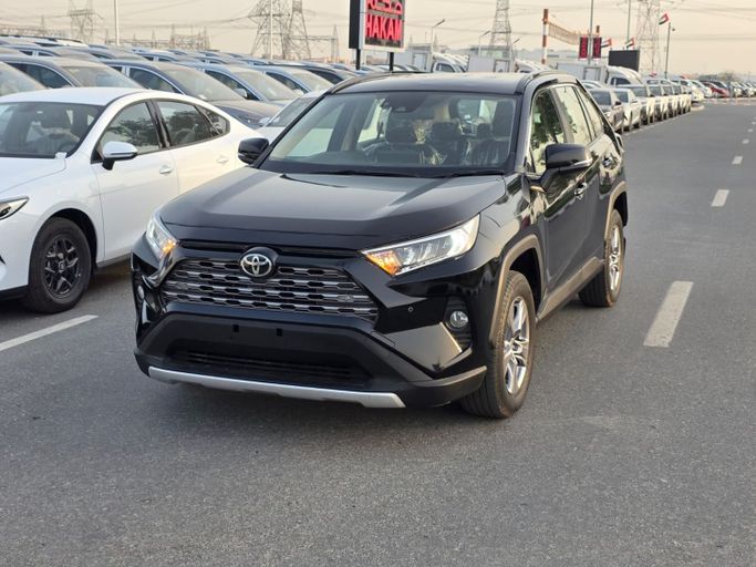 Подержанный Toyota RAV4 V (XA50), 2.5 л, 2022 в Дубае от Alhamd Motors Черный цвет.  | AUTO.AE | Объявление #260217