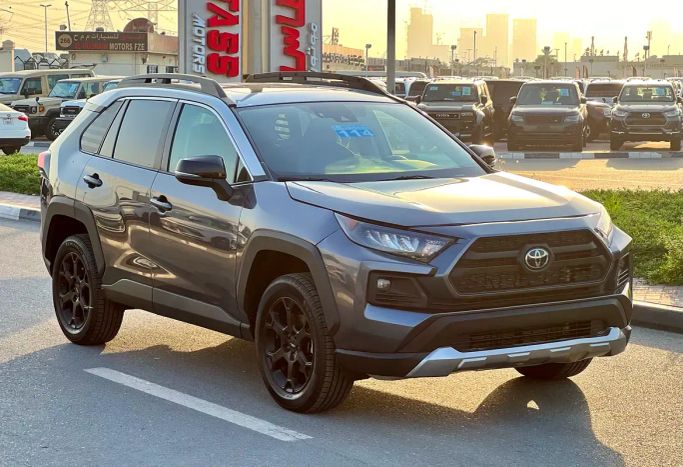 مستعملة Toyota RAV4 V (XA50), 2.5 l, 2021 في في دبي من Lucky Star Motors، اللون رمادي. المواصفات الأمريكية | AUTO.AE | إعلان #262314