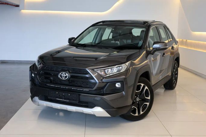 Подержанный Toyota RAV4 V (XA50), 2.5 л, 2021 в Дубае от AL MARWA CARS Серый цвет. GCC | AUTO.AE | Объявление #267015