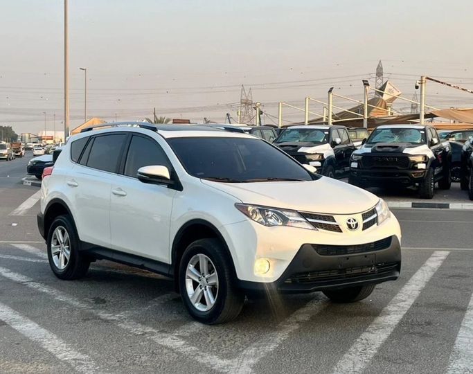مستعملة Toyota RAV4 IV (XA40), 2.5 l, 2014 في في دبي من SIKANDAR MOTORS، اللون أبيض. مواصفات الخليج | AUTO.AE | إعلان #270089