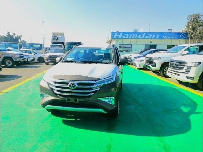 Новый Toyota Rush II, 1.5 л, 2023 в Дубае от Mohamed Hakim Motors Коричневый цвет. GCC | AUTO.AE