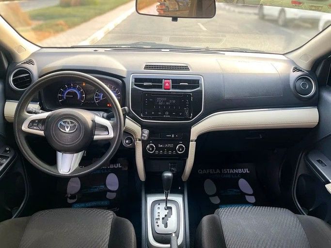 Подержанный Toyota Rush II, 1.5 л, 2023 в Дубае от Shalimar Белый цвет. GCC | AUTO.AE