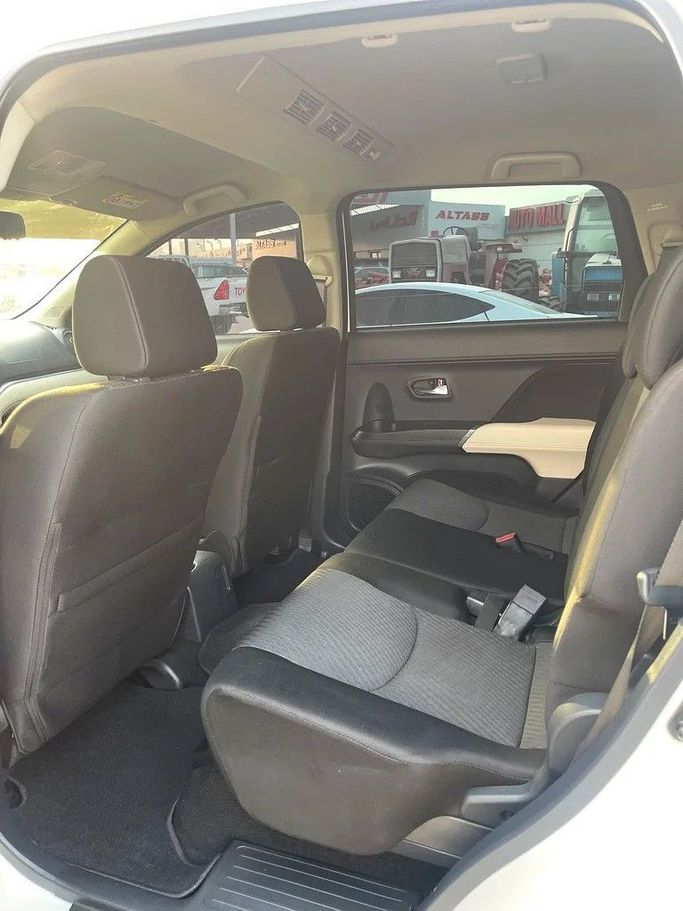 Подержанный Toyota Rush II, 1.5 л, 2023 в Дубае от Shalimar Белый цвет. GCC | AUTO.AE