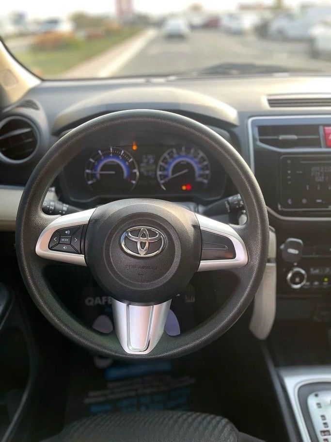 Подержанный Toyota Rush II, 1.5 л, 2023 в Дубае от Shalimar Белый цвет. GCC | AUTO.AE